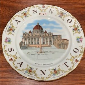 Vintage 1975 Souvenir Saint Peters  Rome plate